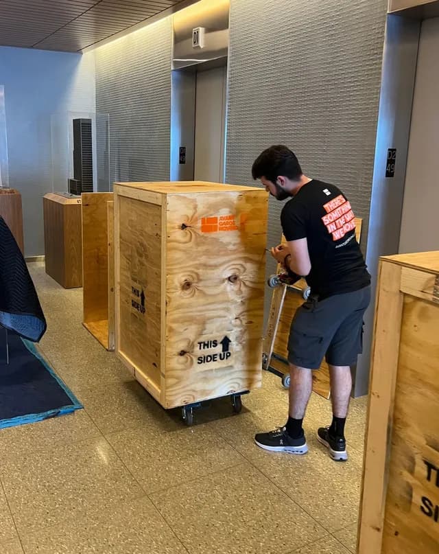 Professional antique movers New York specializing in furniture moving