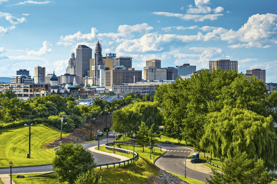 Professional Connecticut Movers handling residential move